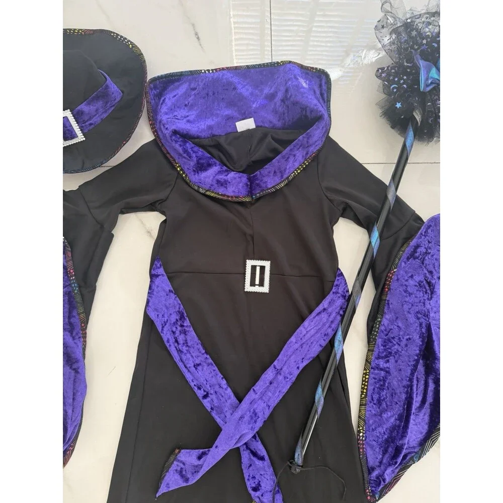 Girls Spirit Charmed Witch Costume Halloween Size small 4-6 with broom & hat